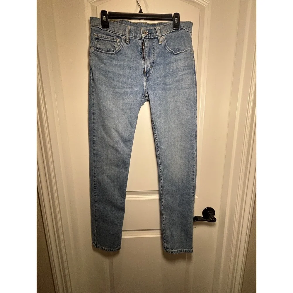 Levi's 502 Taper Jeans Blue Denim Wash Leg Stretch Size Men's 31x32. School Fall